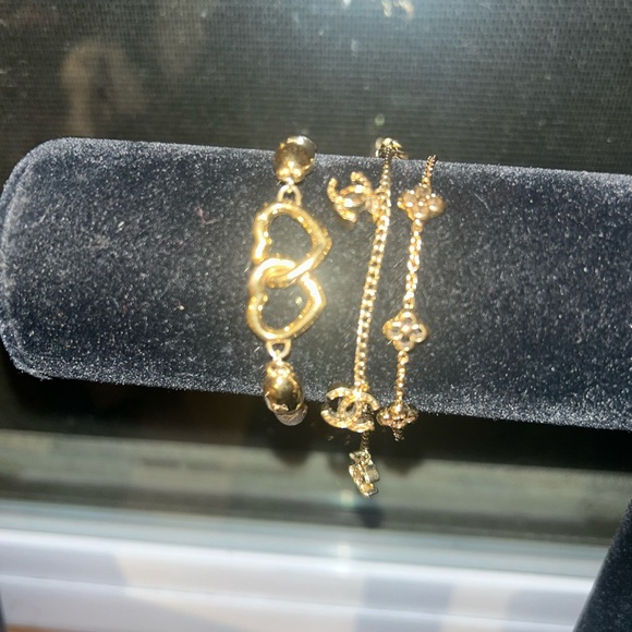 /traded/Chanel Matelasse CC Charm Bracelet in Gold Tone - Picture 4 of 16